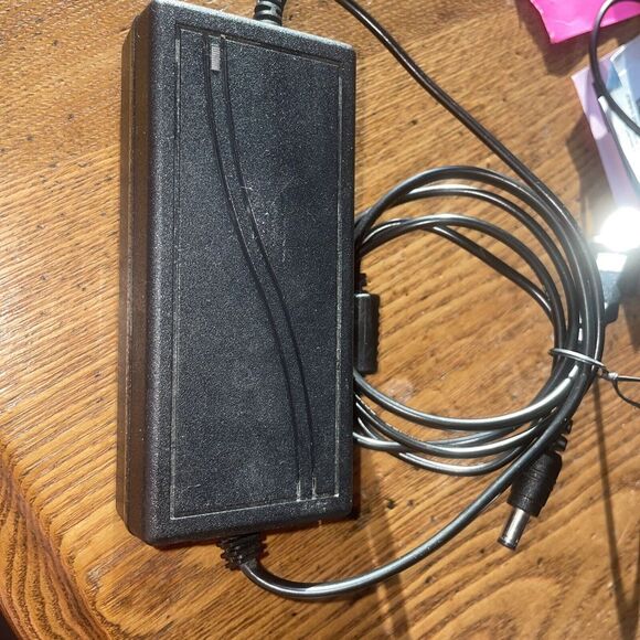 AC/DC Adapter 60W 12V CY-1250 - Picture 3 of 3